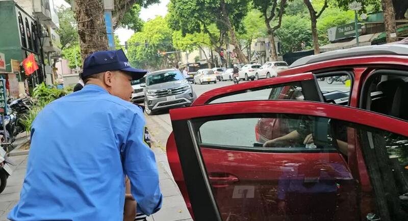Thái độ chuyên nghiệp, tận tình với khách hàng